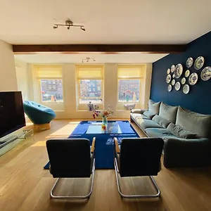 Apartment Luxury Historic House, 200 M2, In Centre Delft